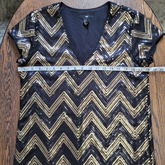 H&M Black Gold V-Neck Chevron Sequins Night Out Dress Size Women's Small 6 - Picture 7 of 10